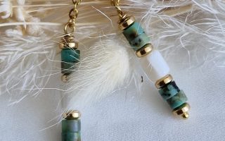 Boucles d'oreilles pendantes avec perles heishi turquoises africains