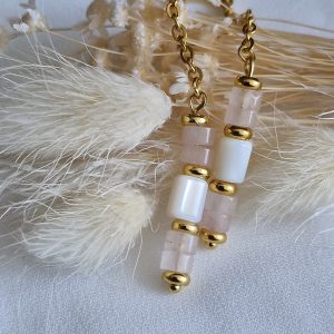 Boucles d'oreilles pendantes avec perles heishi quartz rose