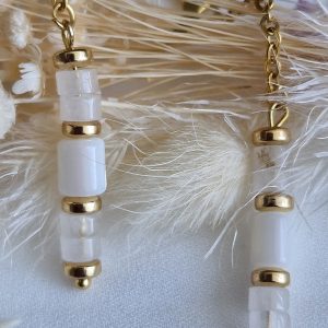 Boucles d'oreilles pendantes avec perles heishi pierre de lune