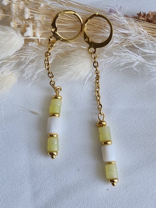 Boucles d'oreilles pendantes avec perles heishi jade jaune,