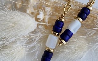 Boucles d'oreilles pendantes avec perles heishi lapis lazuli